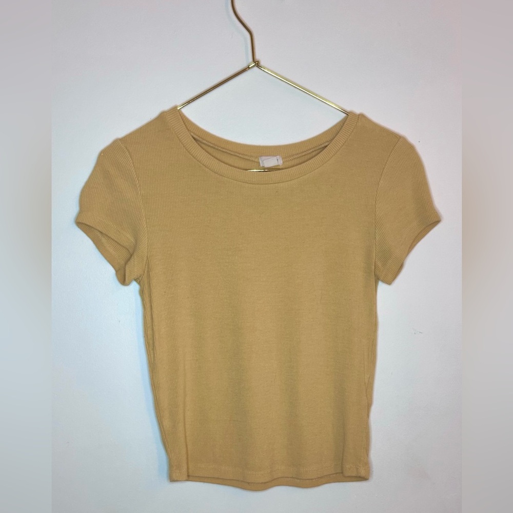 Light yellow crop top from garage size XS